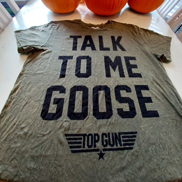 Top Gun Other - TOP GUN T SHIRT 2 XL w reduce ship